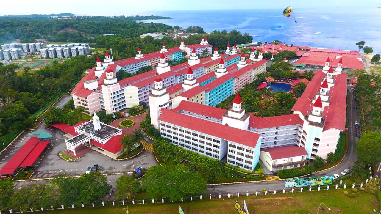 Lotus Desaru Beach Resort & Spa Bandar Penawar Экстерьер фото